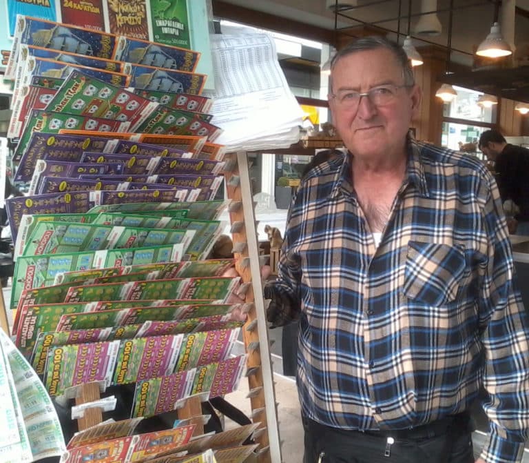 ΤΡΙΠΟΛΗ: Οι ηλικιωμένοι τις πεντάδες και οι νέοι το… Ξυστό