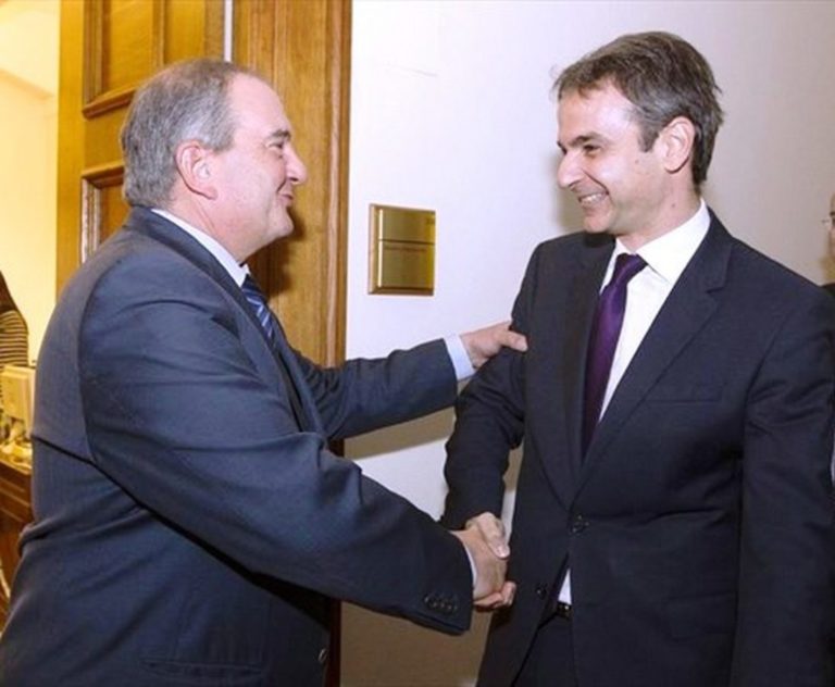 Πάλι με χρόνια με καιρούς, πάλι δικά τους θα ‘ναι