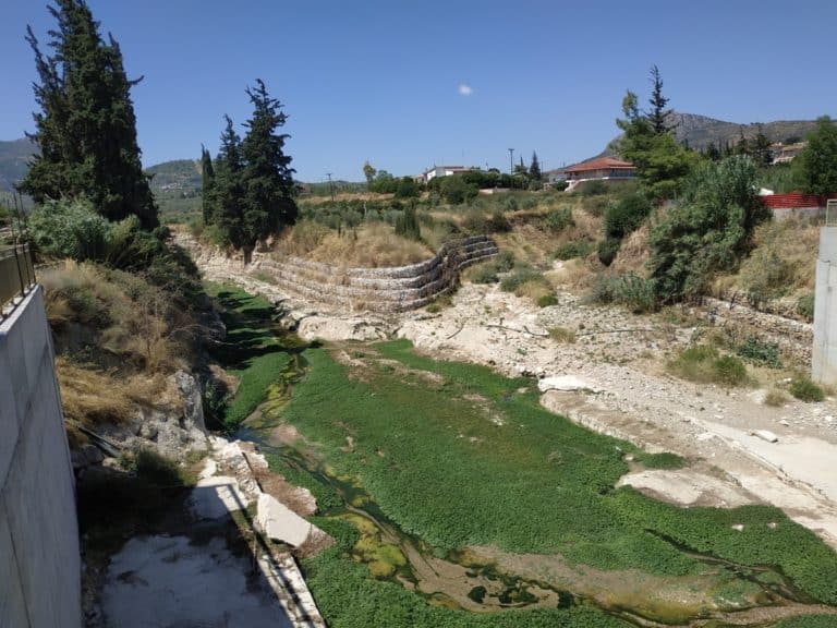 Επεμβάσεις στο ρέμα του Ξεριά στον Σολωμό Κορινθίας