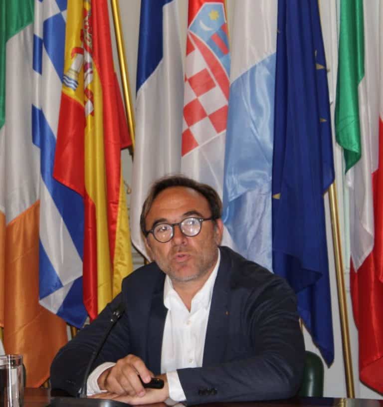 Πέτρος Κόκκαλης: «Έμεινες με τον μουντζούρη»