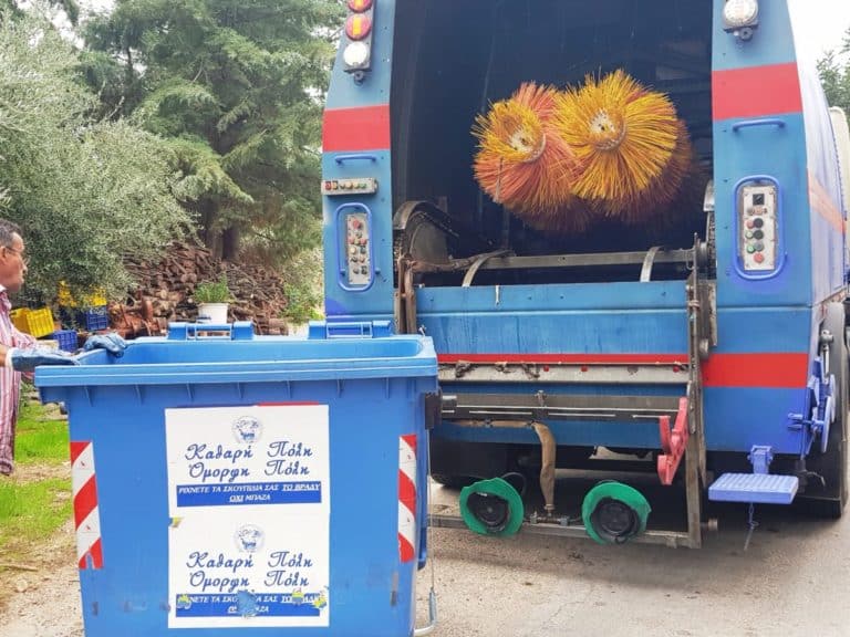 Ξεκίνησε το πλύσιμο των κάδων απορριμμάτων από το Ναύπλιο