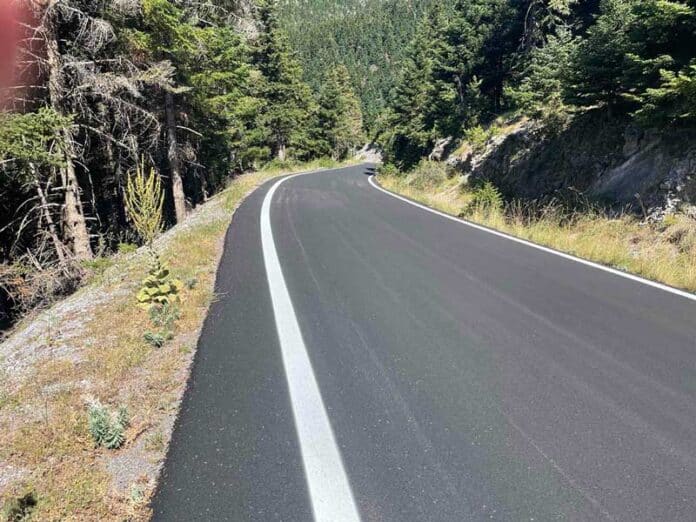 Ασφαλτόστρωση του δρόμου προς Οστρακίνα και Χιονοδρομικό Κέντρο Μαινάλου