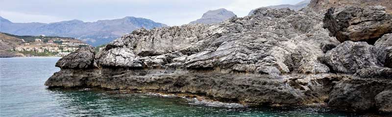 Ακτογραμμή με απολιθώματα στη Δυτική Κρήτη.