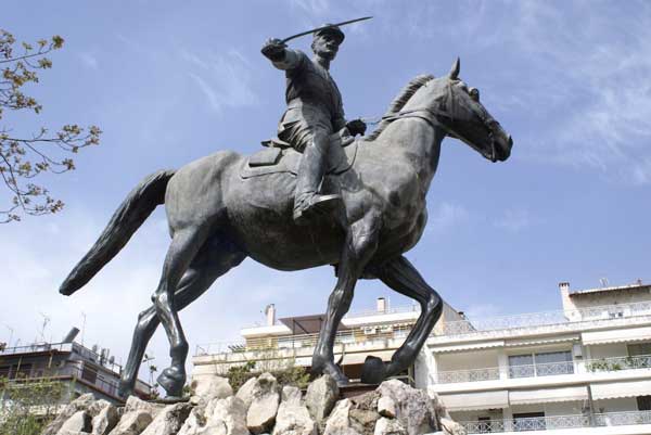 Εδώ που φτάσαμε ένας νέος Πλαστήρας θα μας σώσει...