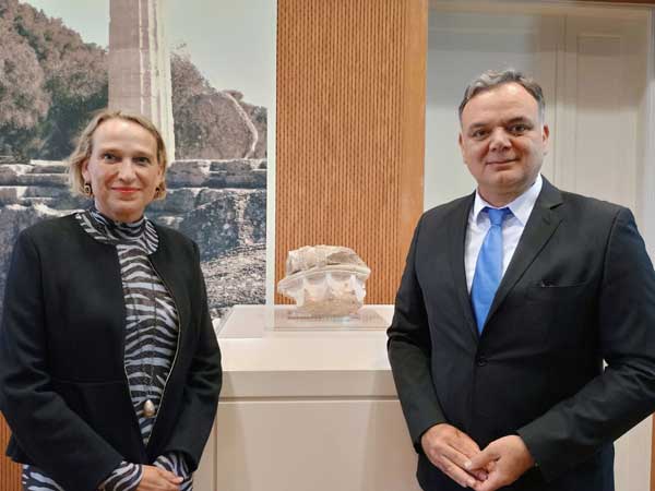 Επαναπατρισμός θραύσματος κιονόκρανου