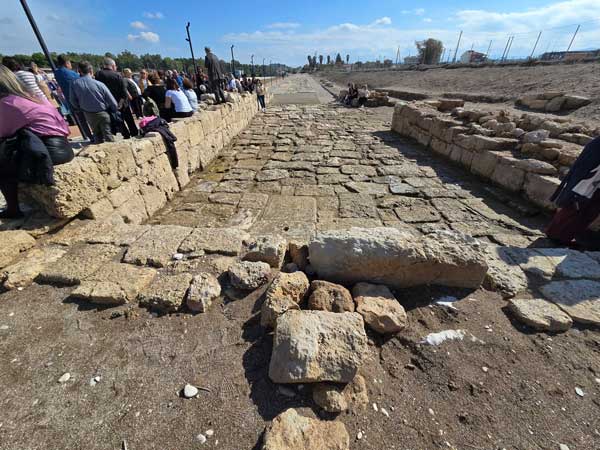 Ξενάγηση στον Δίολκο στον Ισθμό της Κορίνθου
