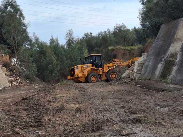 καθαρισμό ποταμών και χειμάρρων