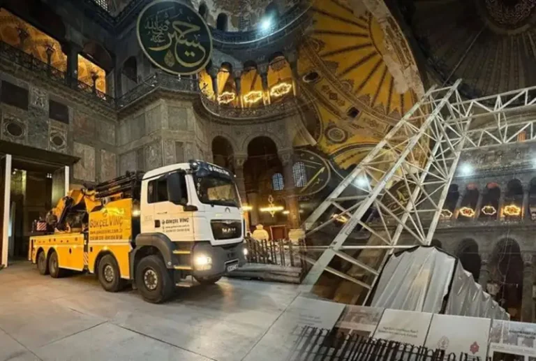 Επιδρομή μηχανημάτων στο εσωτερικό της Αγίας Σοφίας