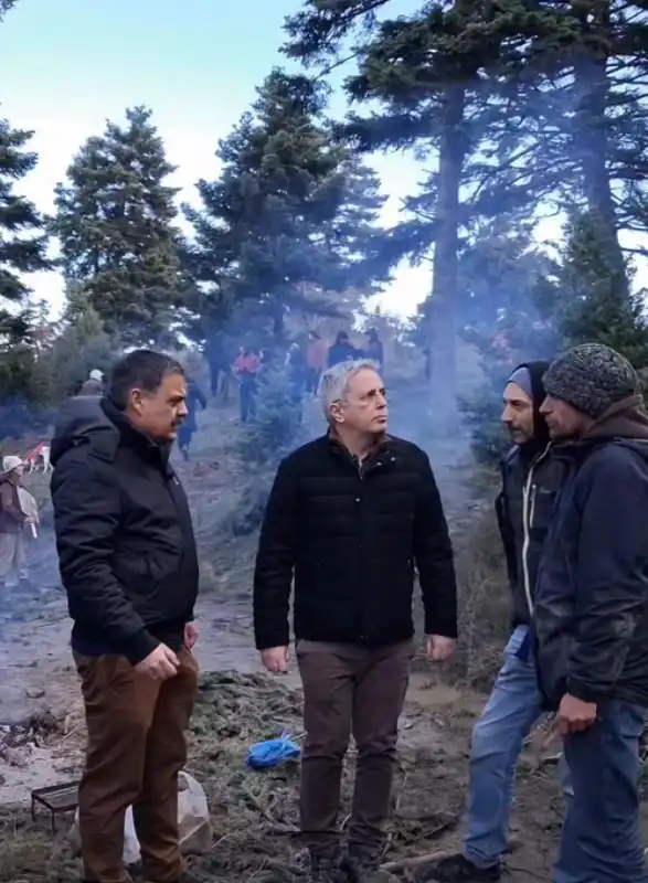 ΜΑΚΑΡΗΣ ΦΑΡΑΝΤΟΣ ΠΑΡΝΩΝΑ ΚΟΣΜΑΣ