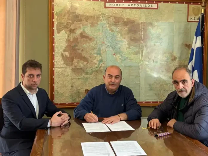 ΜΠΟΥΝΟΣ-ΣΙΔΕΡΗΣ-ΣΧΙΝΟΧΟΡΙΤΗΣ