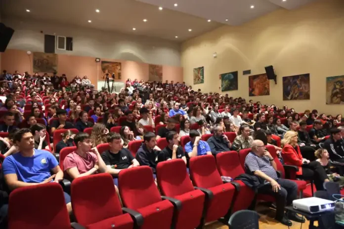 Κόρινθος: Πάνω από 500 μαθητές στην ημερίδα του ΔΕΑΠ για το μέλλον τους