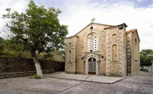 Ο Ιερός Ναός Αγίου Αθανασίου στην ιστορική Καρύταινα Αρκαδίας