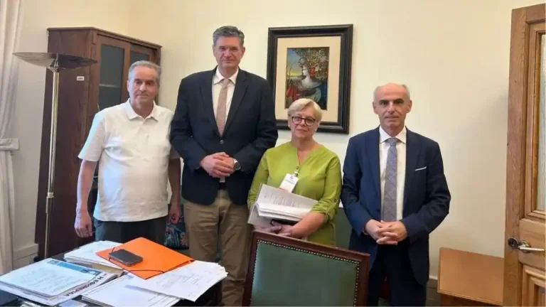 Ο Γιώργος Γαβρήλος και ο Διονύσης Καλαματιανός σε συνάντηση με το Προεδρείο της Ένωσης Συνταξιούχων ΕΝΔΙΣΥ
