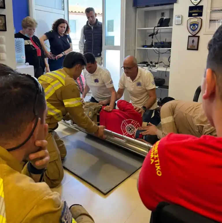 Πυροσβέστες Τροιζήνας και εθελοντές της Ελληνικής Ομάδας Διάσωσης Αργολίδας