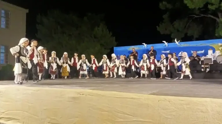 Η Χορευτική Ομάδα του Δήμου Ερμιονίδας